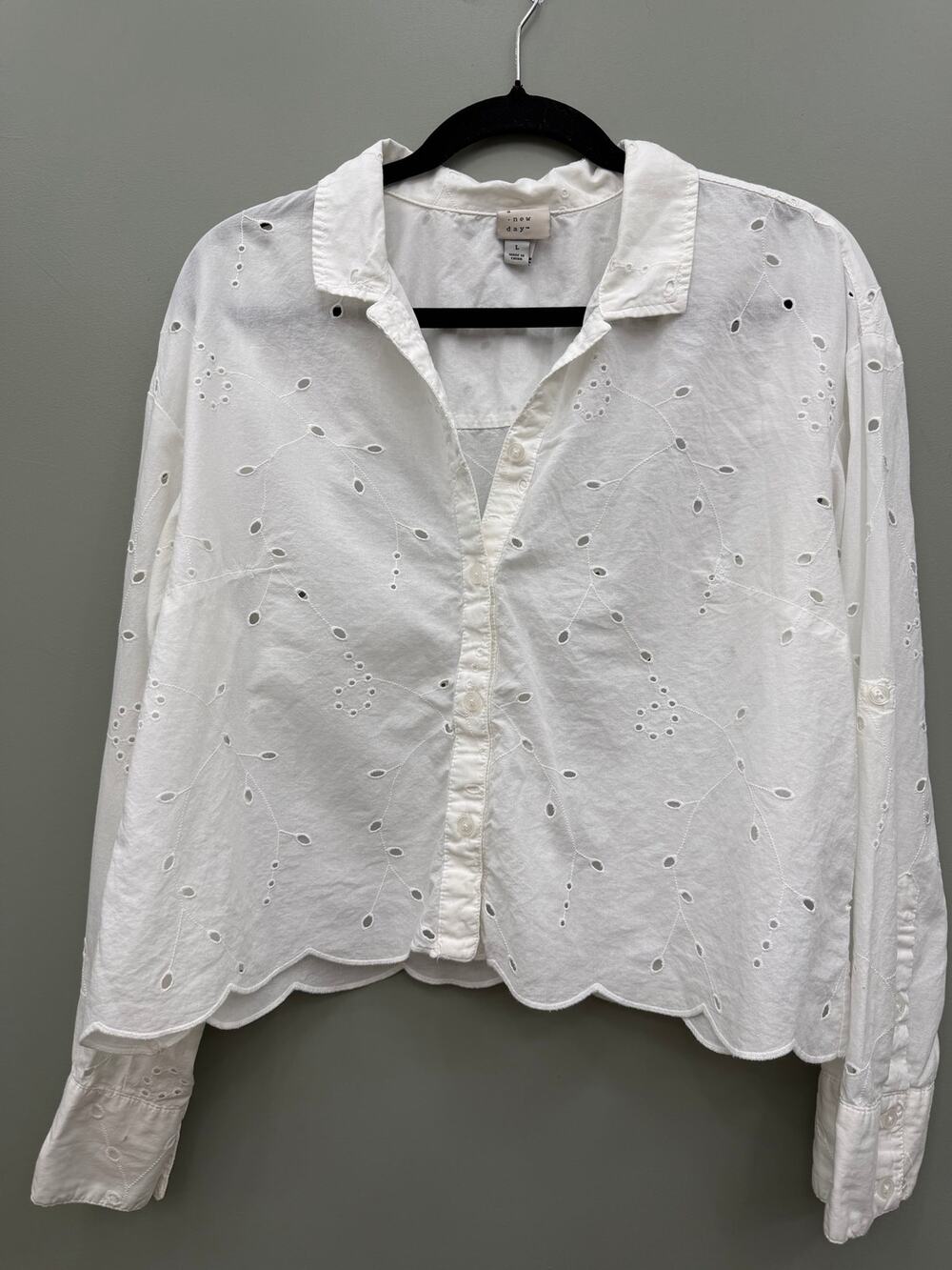 A New Day White Eyelet Blouse L 100% Cotton Scallop Hem Button Down Boho